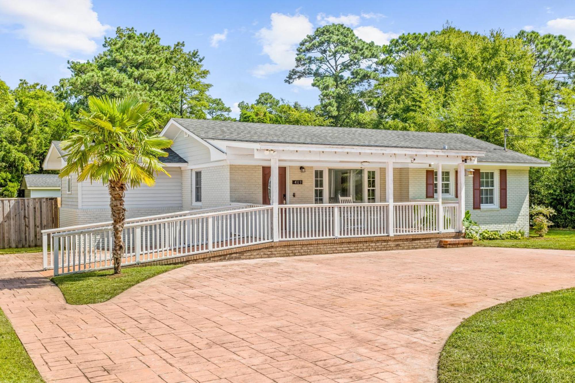 Charming 3-bedroom House In With Wifi, Ac Holiday home Wilmington