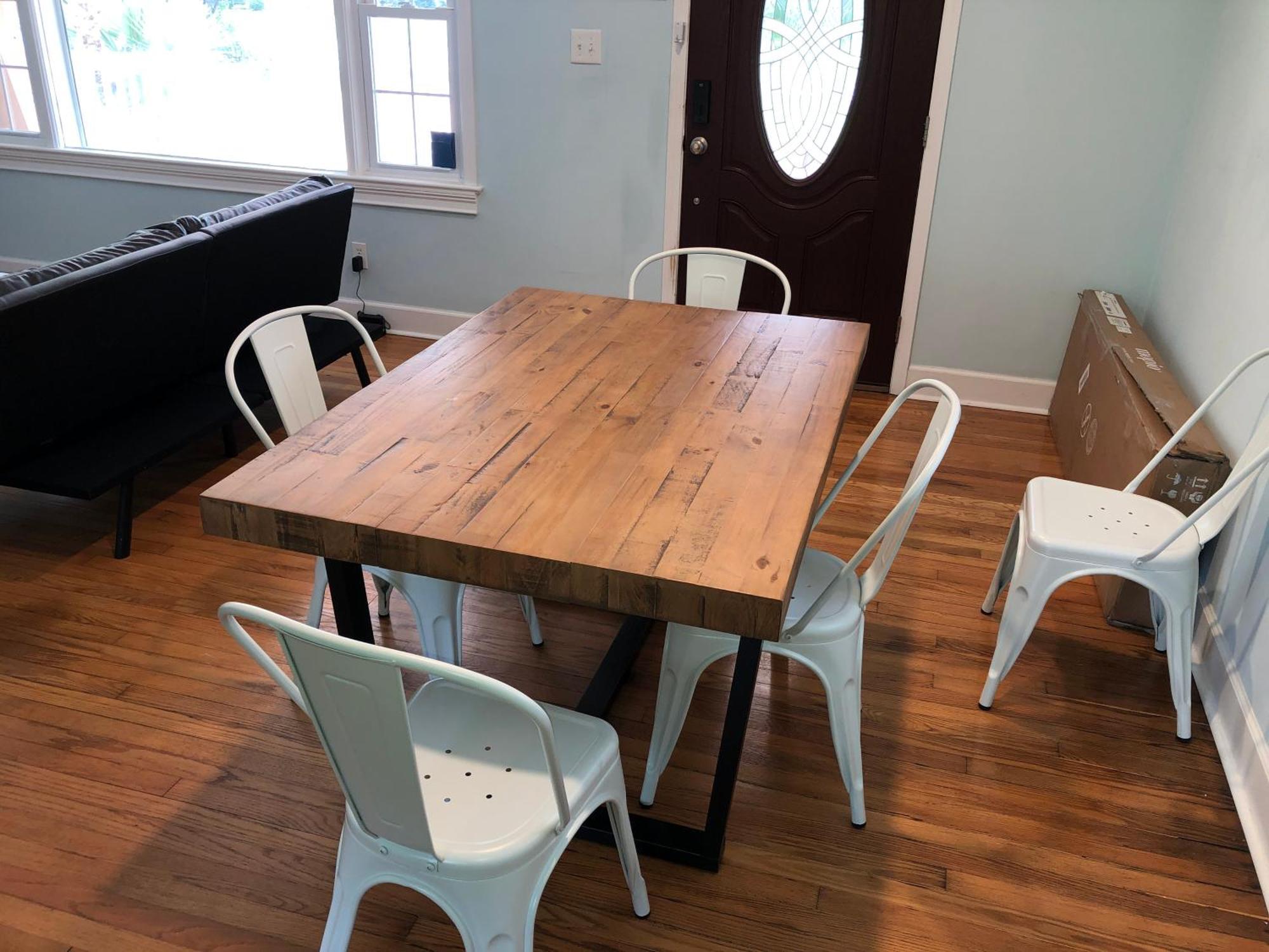 Holiday home Charming 3-bedroom House In With Wifi, Ac