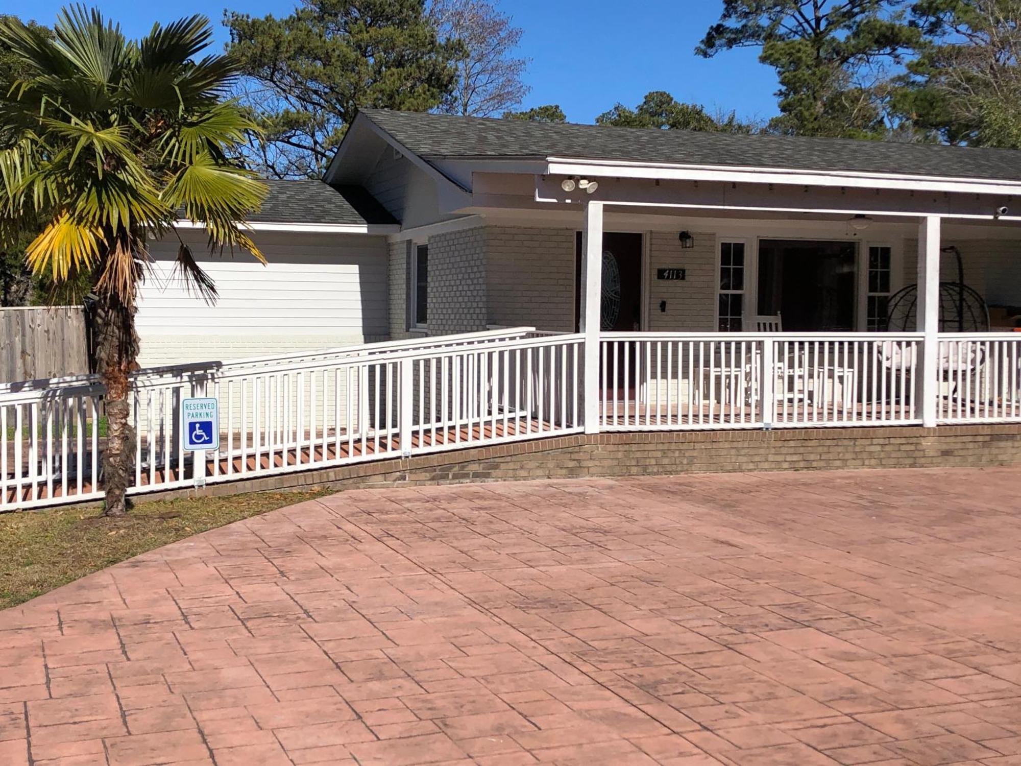 Charming 3-bedroom House In With Wifi, Ac