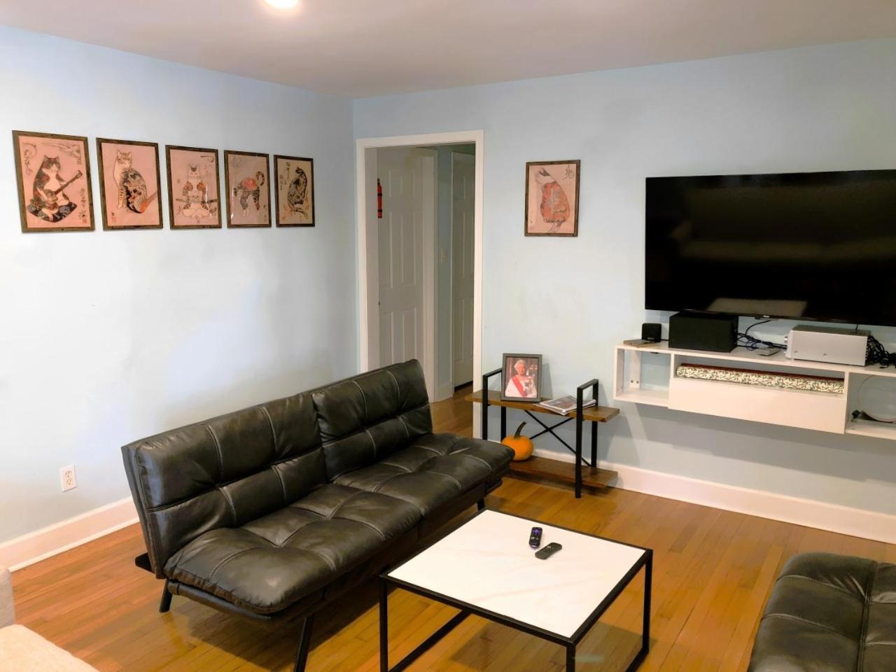 Holiday home Charming 3-bedroom House In With Wifi, Ac *